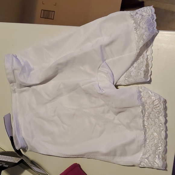 Sears Intimates & Sleepwear White Lace Slim Shape Extra Firm